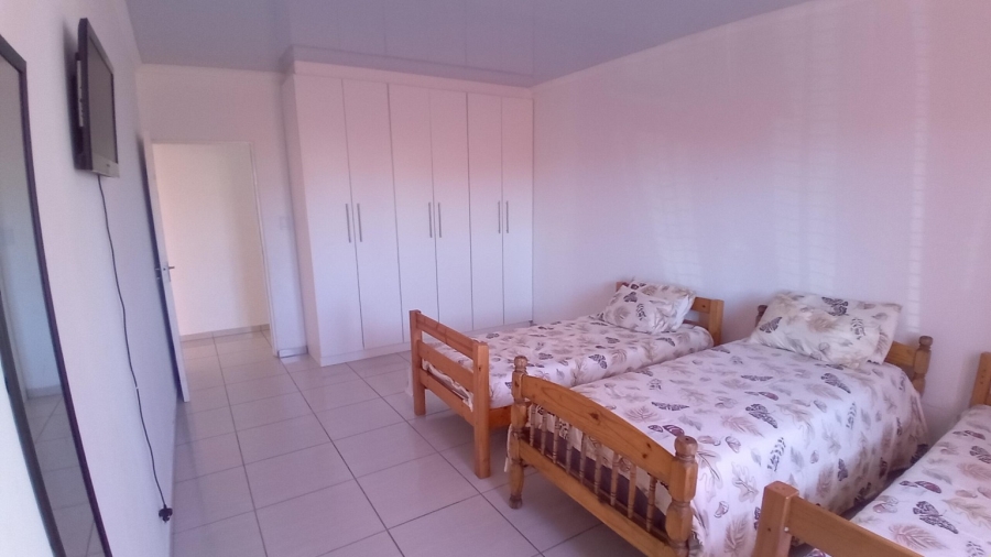 5 Bedroom Property for Sale in Bluewater Bay Western Cape